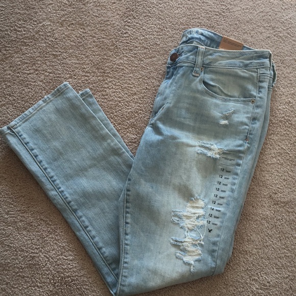 American Eagle Outfitters Denim - NWT American eagle 🦅 light wash jeans 12 Short